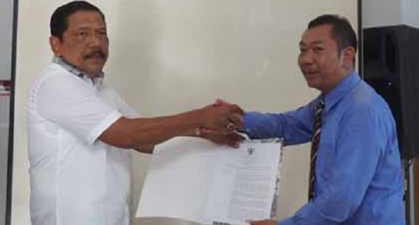 Bupati BU Tetapkan Ujang Zakaria Sebagai Direktur PDAM Tirta Ratusamban SK Dir PDAM