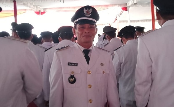 Bupati BU Lantik Zamari Sebagai Kades Pasar Sebelat Zamhari_Kades Kota Bani