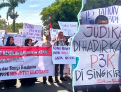 Honorer Bengkulu Utara Gelar Aksi di Gedung DPRD