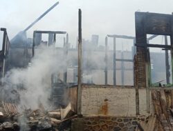 Rumah Warga Air Napal Ludes Terbakar