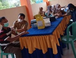 Usai Gebyar Vaksin, Pemdes Talang Kering Bagikan Minyak Goreng Gratis