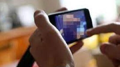 Diduga Lakukan Videocall Tak Sopan dengan Perempuan, Oknum Kades Diberhentikan