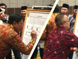 Disaksikan KPK, Kadinkes BU Bersama Bupati Teken Komitmen Pelayanan