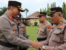 Kapolres BU Beri Penghargaan Kepada Personil Berprestasi