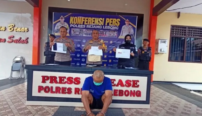 Cabuli Pelajar, Kepala SMP Ditangkap Kepsek Cabuli Pelajar