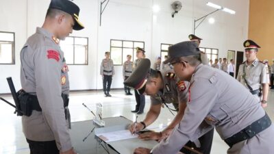 Kapolres Kaur Pimpin Sertijab Dua Kasat dan Kapolsek