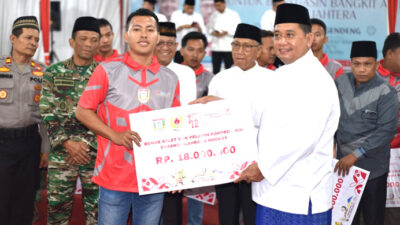 Bupati Banyuasin Beri Bonus Kepada Atlit Porprov dan Pelatih
