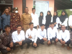 Kades Samban Jaya Lantik Pengurus Karang Taruna “Garuda Bhakti”