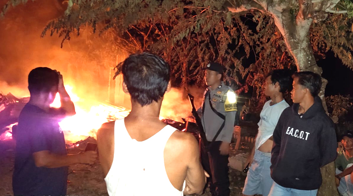 Rumah Warga Kedurang Ludes Terbakar Rumah warga terbakar