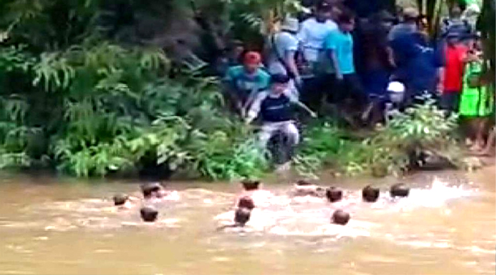 Kakak Beradik Warga Kerkap Dikabarkan Tewas Tenggelam di Pematang Tiga Dua Kakak-adik tenggelam_
