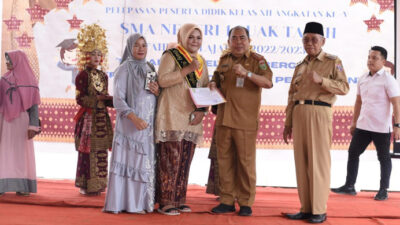 Wabup Banyuasin : “Tembuslah Dunia dengan Ilmu dan Kedewasaan”