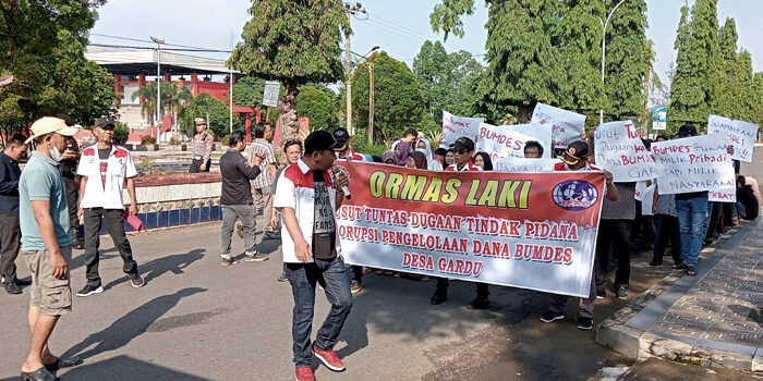 Jelang Lengser, Kades Gardu Gandeng Ormas LAKI Gelar Aksi di Kejaksaan