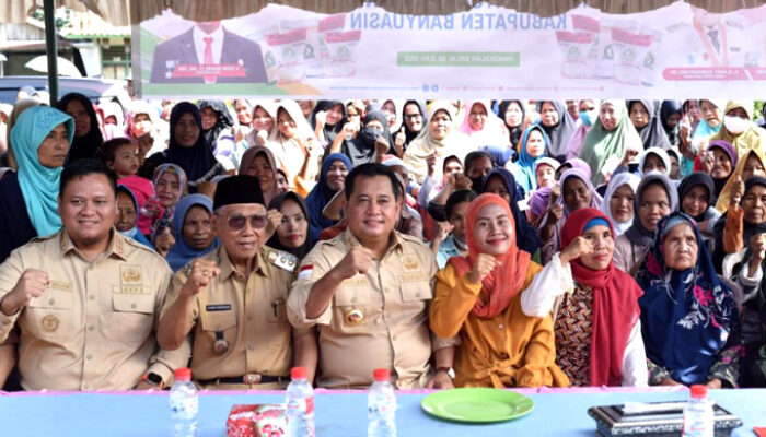 Bupati dan Wabup Banyuasin Tinjau Penyerahan Bantuan Pangan di Banyuasin III