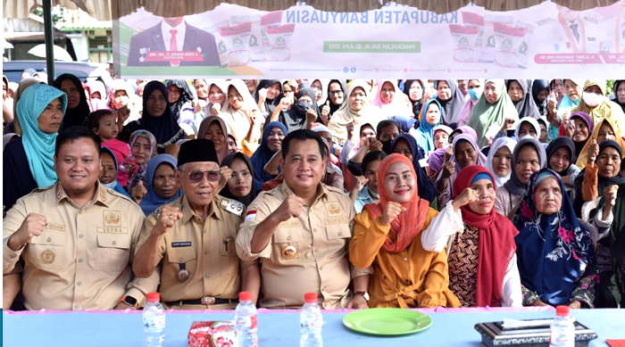 Bupati dan Wabup Banyuasin Tinjau Penyerahan Bantuan Pangan di Banyuasin III Banyuasin_Bupati Askolani Hadiri..