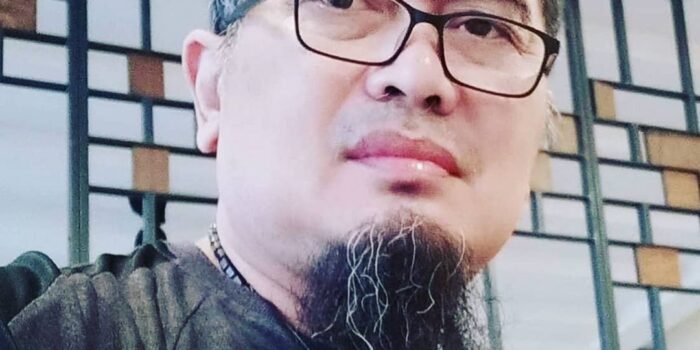Pelajari atau Analisis Status Media | Catatan : Kamsul Hasan