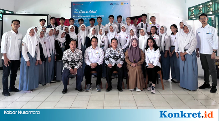 PLN MOBILE Goes to School, Siswa Pintar Pakai Aplikasi Pintar PLN go to School