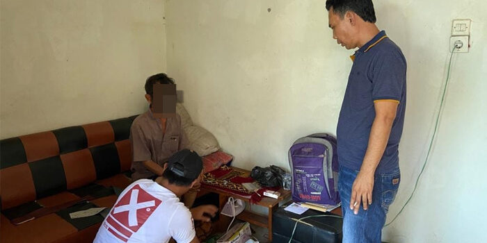 Polisi Tangkap Paksa Muncikari Berusia 60 Tahun