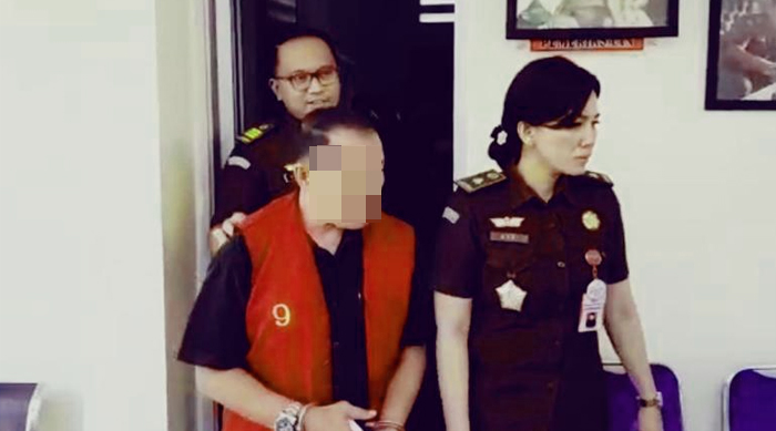 Tersangka Ditahan