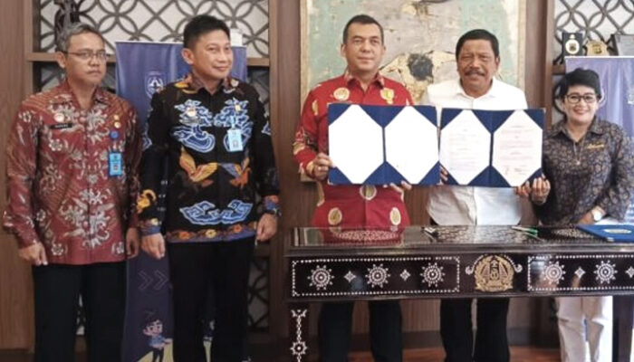 Ketua DPRD BU Dampingi Bupati Teken MoU dengan Kemenkumham RI