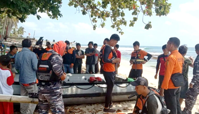 Berjuang 15 Jam, Korban Kecelakaan Kapal di Kaur Berhasil Menepi Gunakan Pelampung