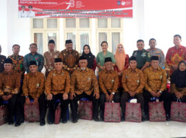 Gelar Silaturahmi, Pemkab BU Bagikan Bingkisan kepada Veteran