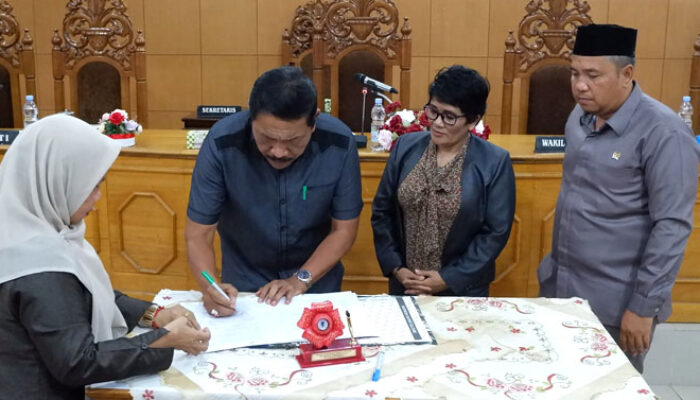 Fraksi-fraksi DPRD BU Setujui Raperda Perubahan APBD Disahkan Jadi Perda