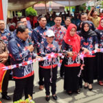 Ketua DPRD BU Gunting Pita Menandai Pembukaan Pekan Raya Arga Makmur Pembukaan Pekan Raya Arga Makmur