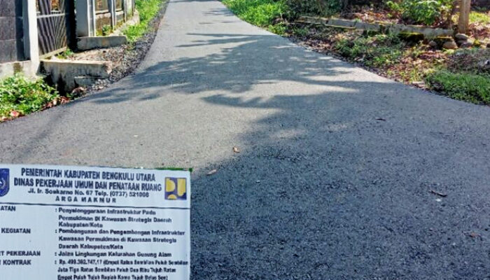 PUPR BU Perbaiki Jalan Lingkungan Gunung Alam