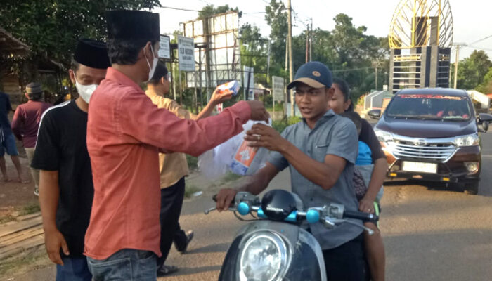 Aliansi Forbes Banyuasin Kembali Bagikan Takjil Gratis