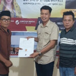 Dr Haryadi Kembalikan Formulir Pendaftaran ke DPC Gerindra Haryadi