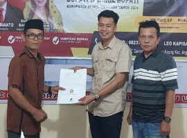 Dr Haryadi Kembalikan Formulir Pendaftaran ke DPC Gerindra