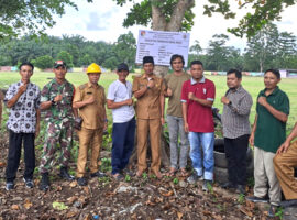 Pemdes Dusun Baru V Koto Laksanakan Titik Nol Pemeliharaan Taman Bermain Desa