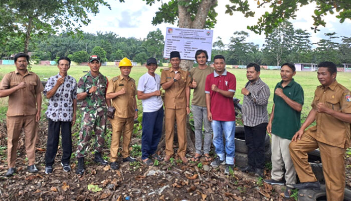 Pemdes Dusun Baru V Koto Laksanakan Titik Nol Pemeliharaan Taman Bermain Desa