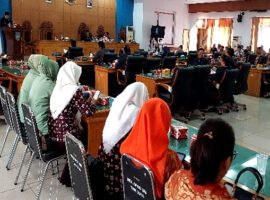 Eksekutif Sampaikan Jawaban Atas Pandangan Fraksi DPRD BU