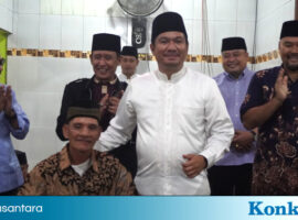 Safari Ramadhan Perdana di Sawang Lebar, Bupati Arie Santuni Lansia dan Anak Yatim