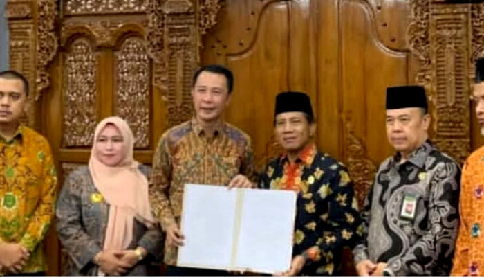 Pemkab RL dan Kemenag Teken Kesepakatan Tentang Administrasi Kependudukan Pengantin Baru