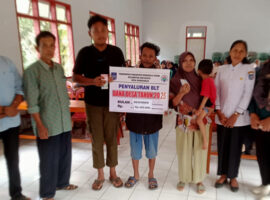 Pemdes Wonoharjo Salurkan BLT Tahap Akhir ke 14 KPM