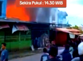 Rumah Dua Lantai Milik Lansia di Purwodadi Arga Makmur Ludes Terbakar