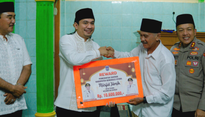 Bupati BU Safari Ramadhan di Masjid Jamik Desa Perbo