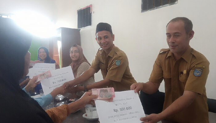 Pemdes Sidodadi Bagikan BLT DD Tahap Dua