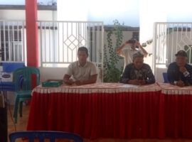 Wujudkan Komitmen, Pemdes Marga Sakti Salurkan Honor Ketua RT