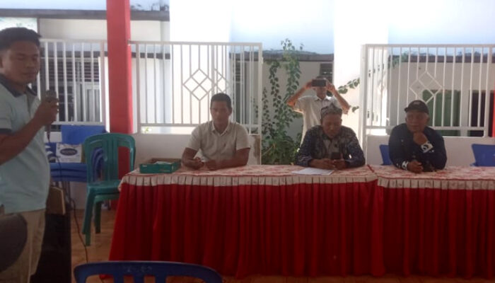 Wujudkan Komitmen, Pemdes Marga Sakti Salurkan Honor Ketua RT